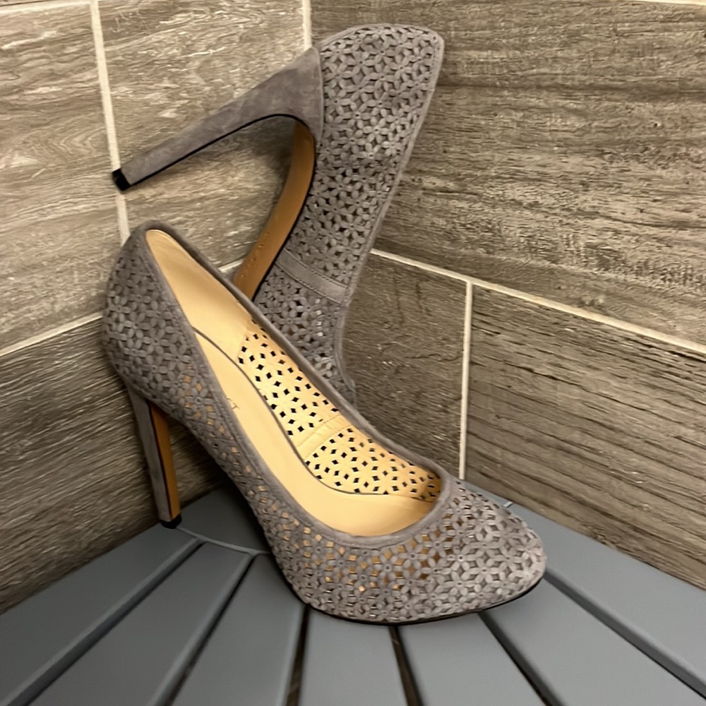 Like New Gray suede design pumps - size 7.5
